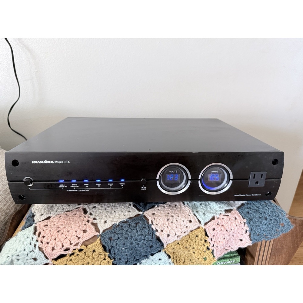 Panamax M5400-EX Power Conditioner